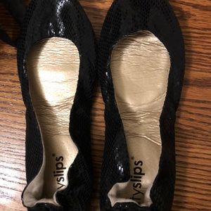 City slips ballet flats